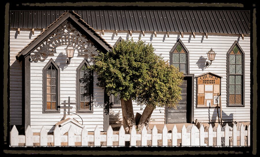 Maspalomas: Tickets to Sioux City Park - Exploring the buildings before the crowds gather