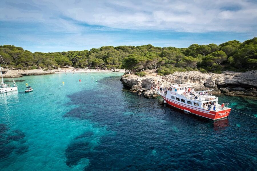 Menorca: Full-Day Boat Tour with Paella Lunch - Paella lunch with a view