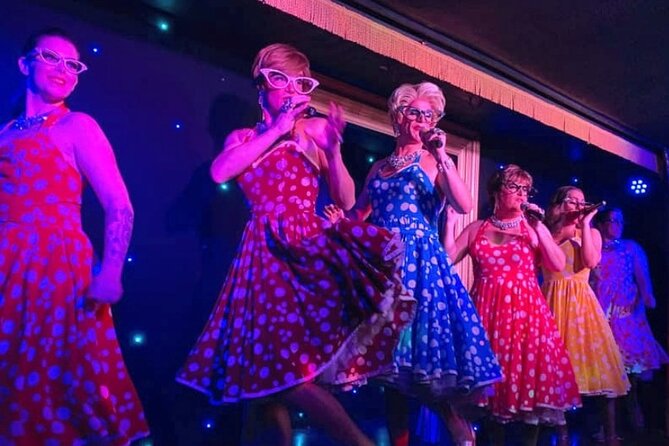 MHT Lanzarote - Comedy Drag Dinner Show Experience - No1 - The night begins with a photo and a little glitter