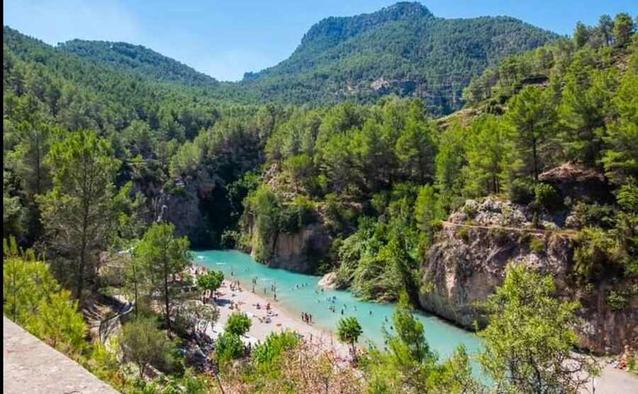 Montanejos Thermal Springs and Waterfall, food included - The guide can make or break the day