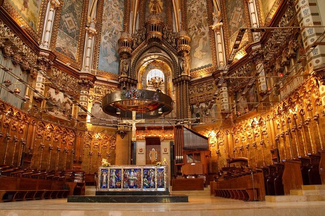 Montserrat: Cog-Wheel, Basilica, Black Madonna & Licor Tasting - Why Montserrat is worth half a day from Barcelona