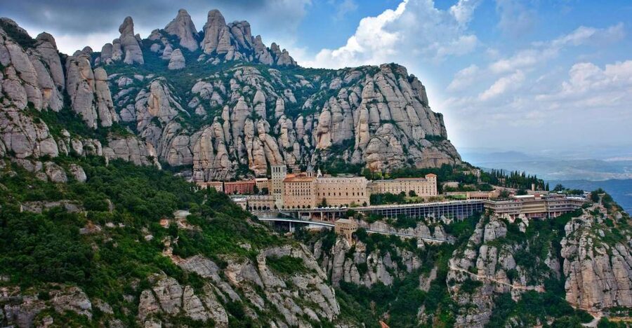 Montserrat: Morning or Afternoon Half-Day Trip with Pickup - Key points at a glance