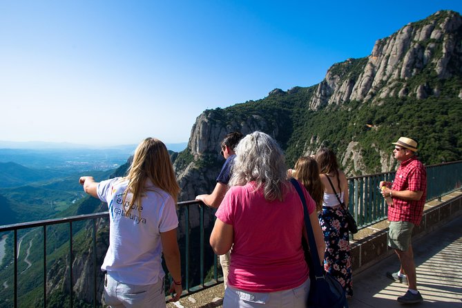 Montserrat & Winery Visit Tour with Traditional Farmhouse Lunch - What the farmhouse lunch is really like