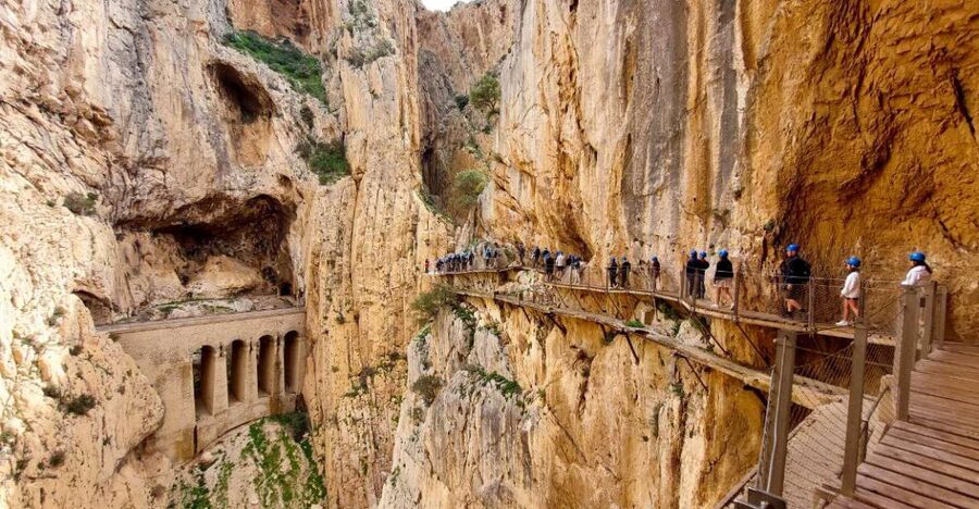Nerja, Torrox, or Torre del Mar: Caminito del Rey Day Trip - Why the Caminito del Rey feels so dramatic