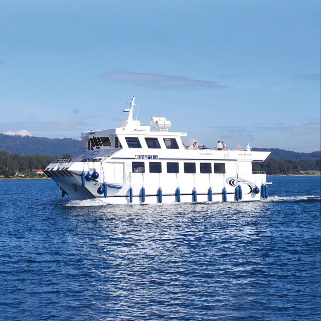 O Grove: Boat Tour at the Arousa estuary with mussel tasting - Cruising around La Toja and the Arousa estuary