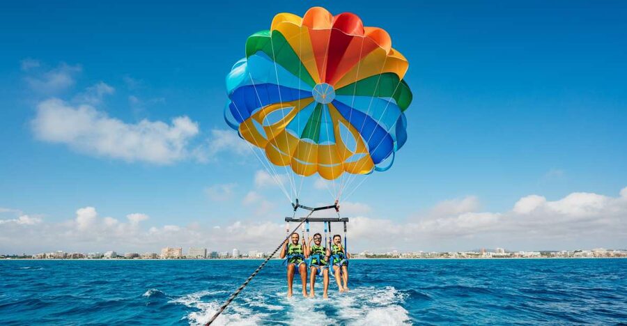 Palma Bay: Parasailing Experience - From Playa del Arenal to open water