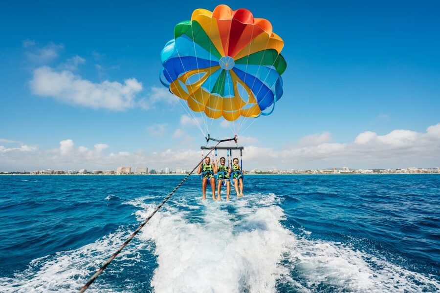 Palma Bay: Parasailing Experience - How safe and comfortable does it feel?