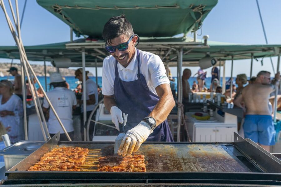 Palma de Mallorca: 5-Hour Catamaran Cruise with Lunch & Swim - Barbecue lunch with Mallorca wine and sangria