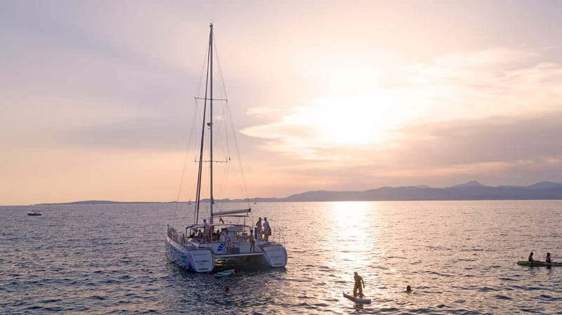 Palma de Mallorca: Deluxe Catamaran Sailing Tour with Meal - Key points to know before booking