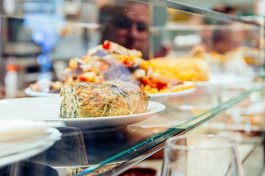 Palma de Mallorca: Foodie Walking Tour of the Old Town - Ensaimada and almond ice cream for the sweet finish