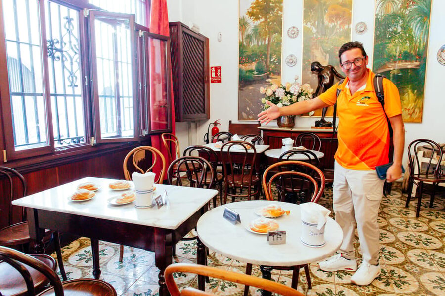 Palma de Mallorca: Foodie Walking Tour of the Old Town - What the guide adds to the food