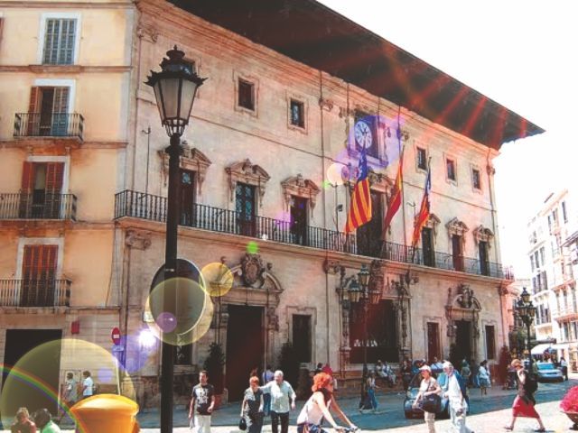 Palma de Mallorca: Guided Tour of the Old Town - Patios, palaces, and the Jewish quarter