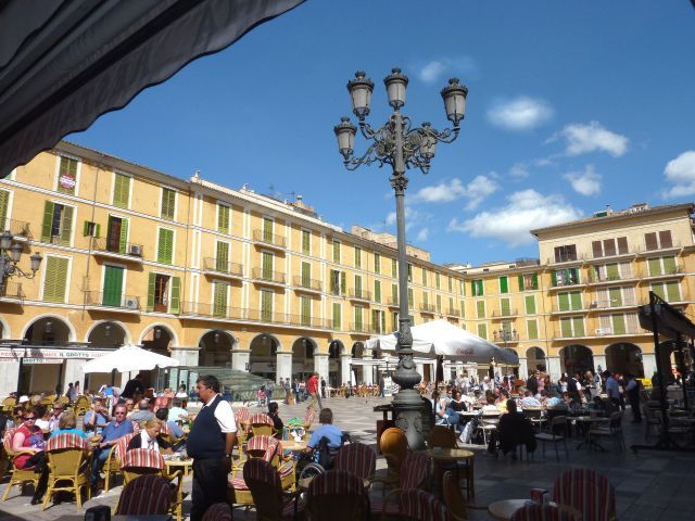 Palma de Mallorca: Guided Tour of the Old Town - The market hall and Mediterranean food tips