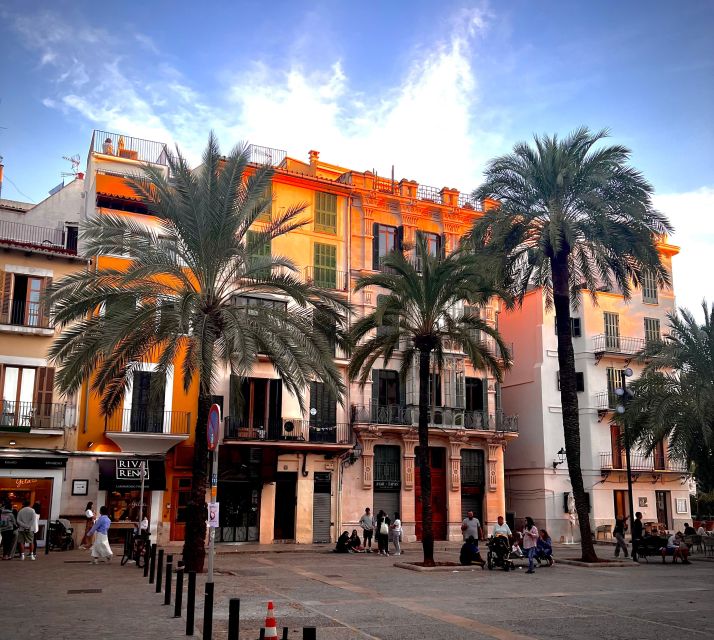 Palma de Mallorca: Old Town Atmospheric Evening Tour - Palma after sunset, from Parc de la Mar to the old town