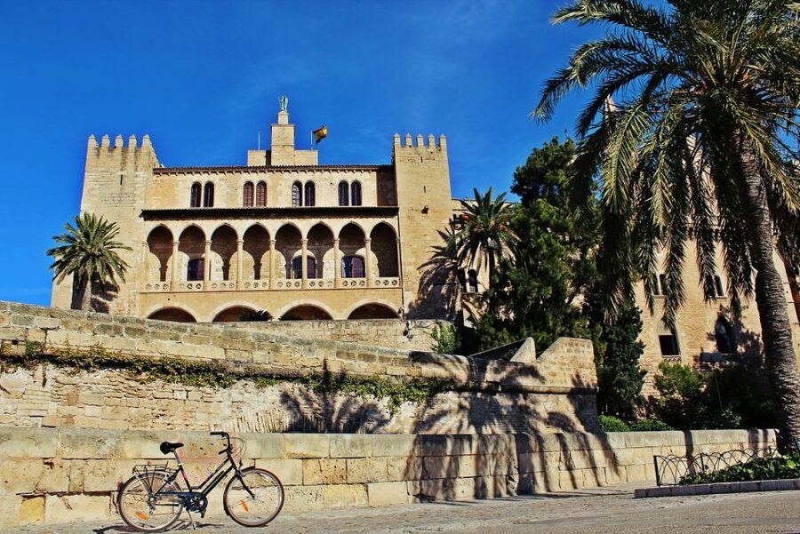 Palma de Mallorca Old Town Guided Bike Tour (Small Groups) - Why a bicycle works so well in Palma