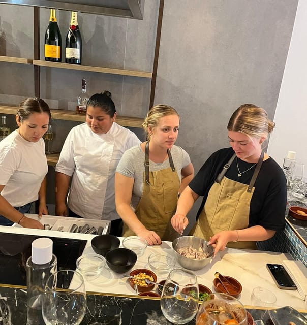 Palma: Mediterranean Cooking Class with Drinks - What happens at Omare in Plaza Olivar