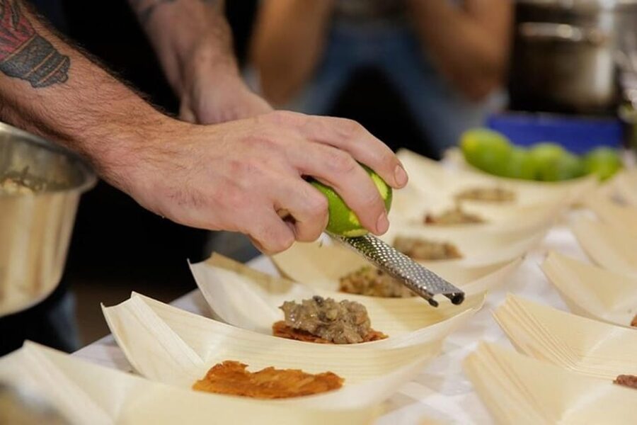 Palma: Mediterranean Cooking Class with Drinks - Preparing Spanish dishes with a fusion twist