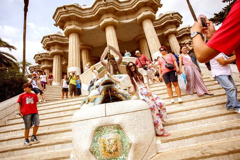 Park Güell: Guided Tour with Optional Gaudí Experience Entry - Checking in at Carrer de Larrard 41