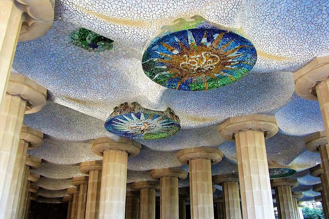Park Guell Guided Tour with Skip the line Ticket - The central square and its famous curving bench