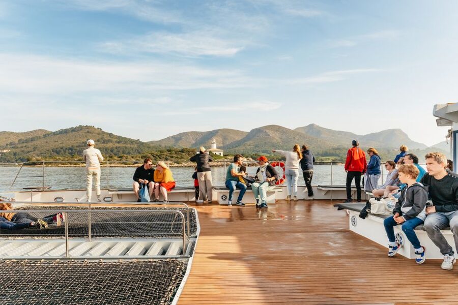 Port d'Alcudia: Sunrise at Sea & Dolphin Watching Boat Tour - What the breakfast includes