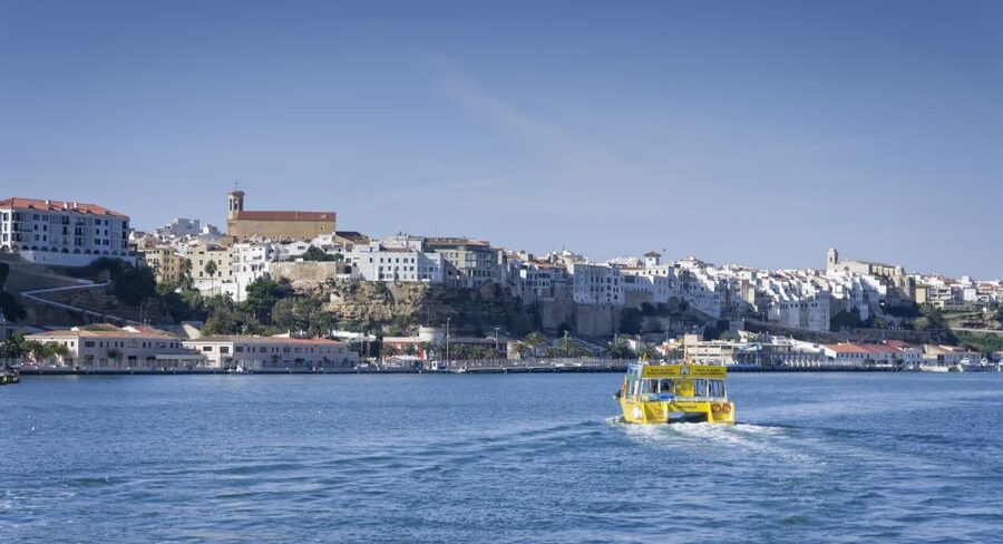 Port Mahon: 1-Hour Harbor Cruise with Underwater Views - King’s Island and Mahon’s colonial houses