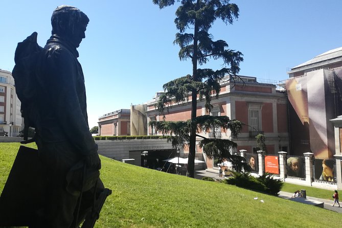 Prado Museum Small Group Tour with Skip the Line Ticket - Meeting the guide at the Monument to Goya