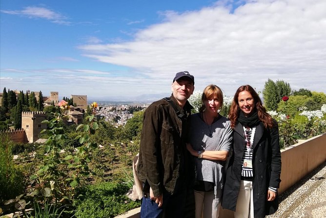 Private Alhambra Highlights Tour Including the Nasrid Palaces - Beginning at the Alhambra hilltop