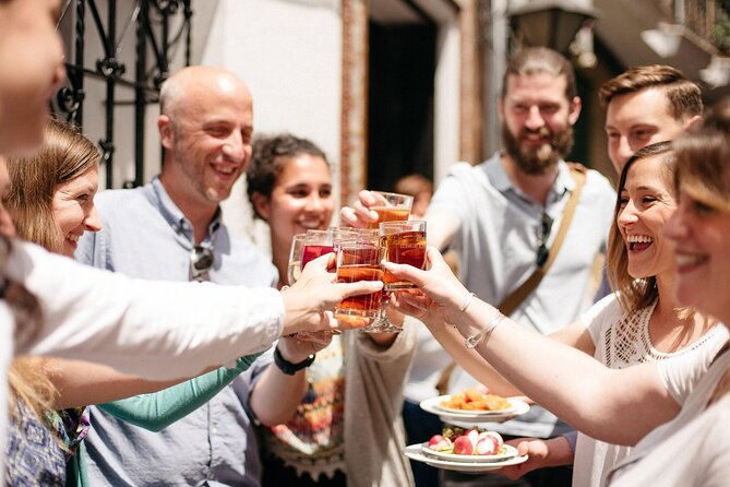 Private Seville Tapas & History Tour - Ending with garlic shrimp at Bar Bistec