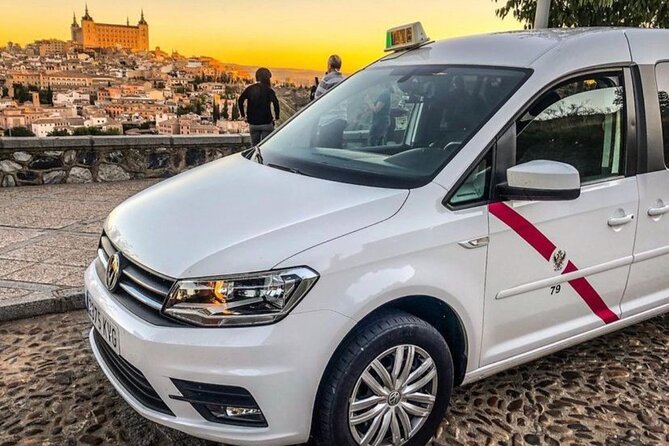Private tour in Toledo with train station pick-up and panoramic taxi tour - Entering the Christian, Jewish, and Muslim quarters