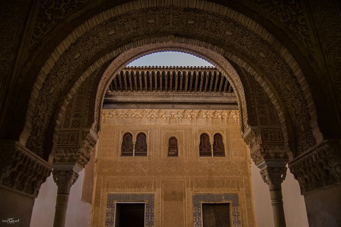 Private Tour to The Alhambra with Nasrid Palaces in Granada - The Alhambra is a city, not just a palace
