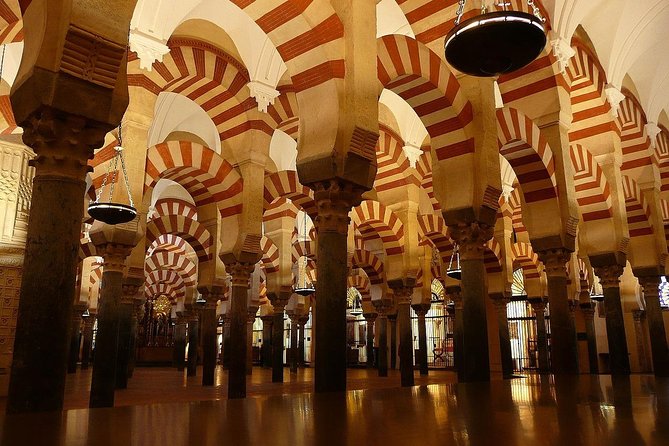 Private Visit Mosque-Cathedral, Jewish quarter, Alcazar and Synagogue - Walking comfort and family suitability