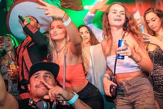 Pub Crawl Madrid by Mad Party Crew - Stop Three: Manama Disco