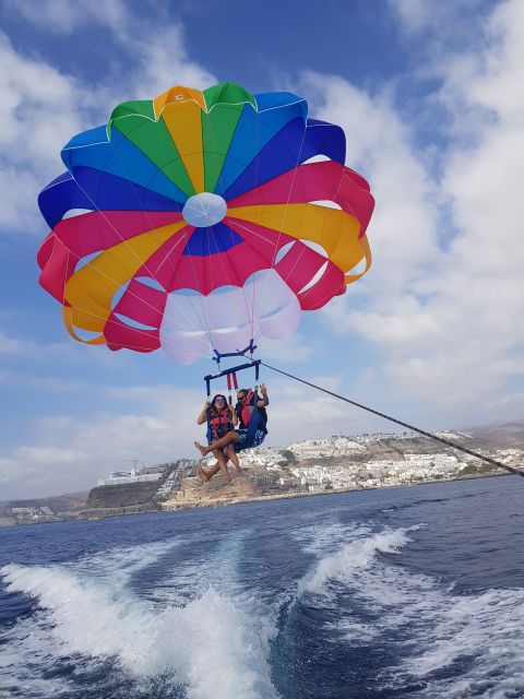 Puerto Rico de Gran Canaria : Parasailing - The peaceful part happens high above the waves