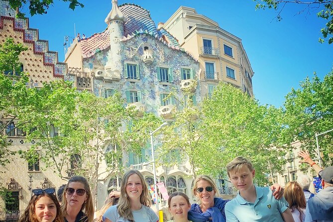 Ramblas, Old Town, Gothic and Gaudi Architecture Walking Tour - Las Ramblas and two very different squares