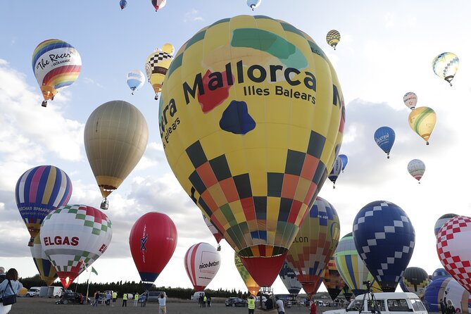 Romantic Sunrise Balloon Tour in Majorca - The flight: gentle movement and wide views