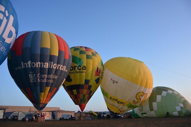 Romantic Sunrise Balloon Tour in Majorca - Breakfast, celebration, and small extras