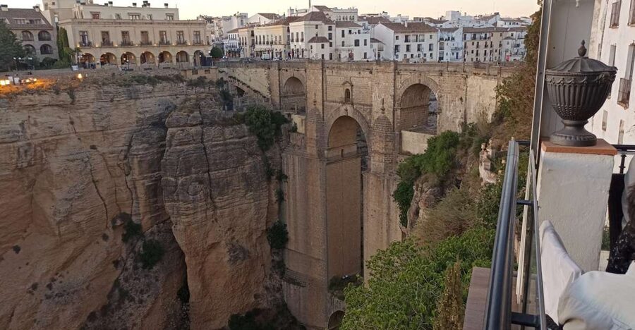 Ronda: Guided Walking Tour with English or Spanish Guide - Why a walking tour helps in Ronda