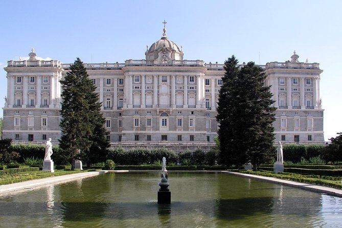 Royal Palace Guided Tour Small Group with Tickets - Entering the palace with priority access