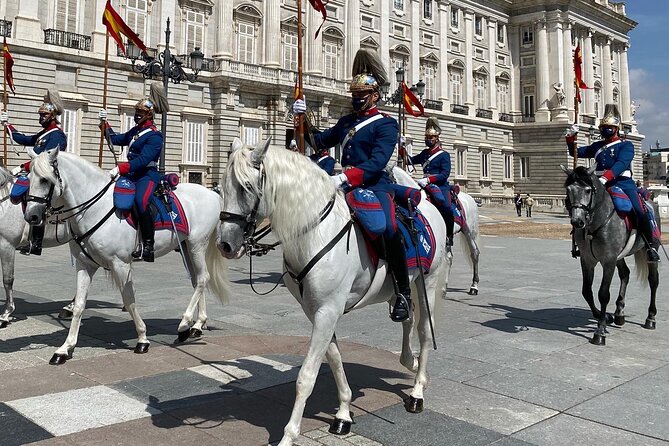 Royal Palace Madrid Small Group Tour with Skip the Line Ticket - Entering with a skip-the-line ticket