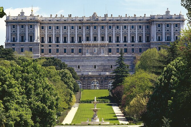 Royal Palace of Madrid Early Entrance Tour Skip-The-Line Ticket - Finishing with the Royal Armory