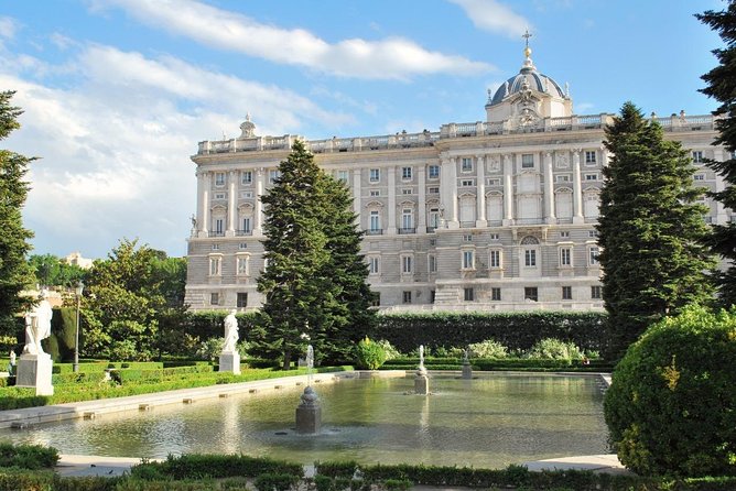 Royal Palace & Prado Museum Skip the Line Guided Tour - Madrid’s old center between the two sights