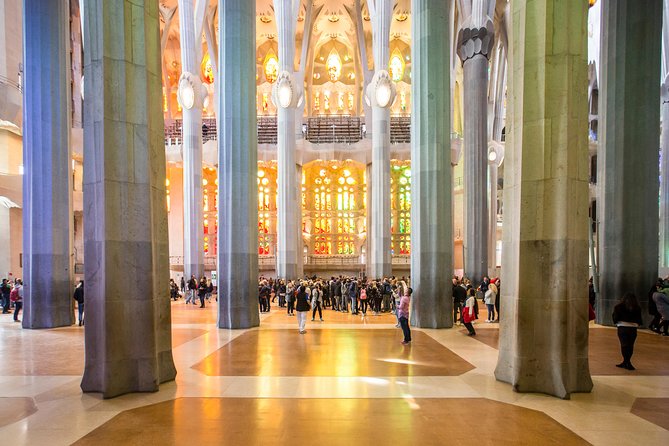 Sagrada Familia Fast Track Guided Tour with Towers Access - Meeting at the Julià Travel office