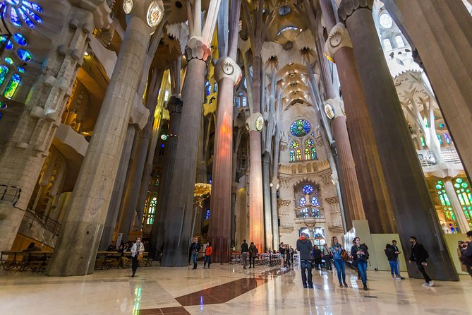 Sagrada Familia Guided Tour with Skip The Line Access - The story of Gaudí’s final major work