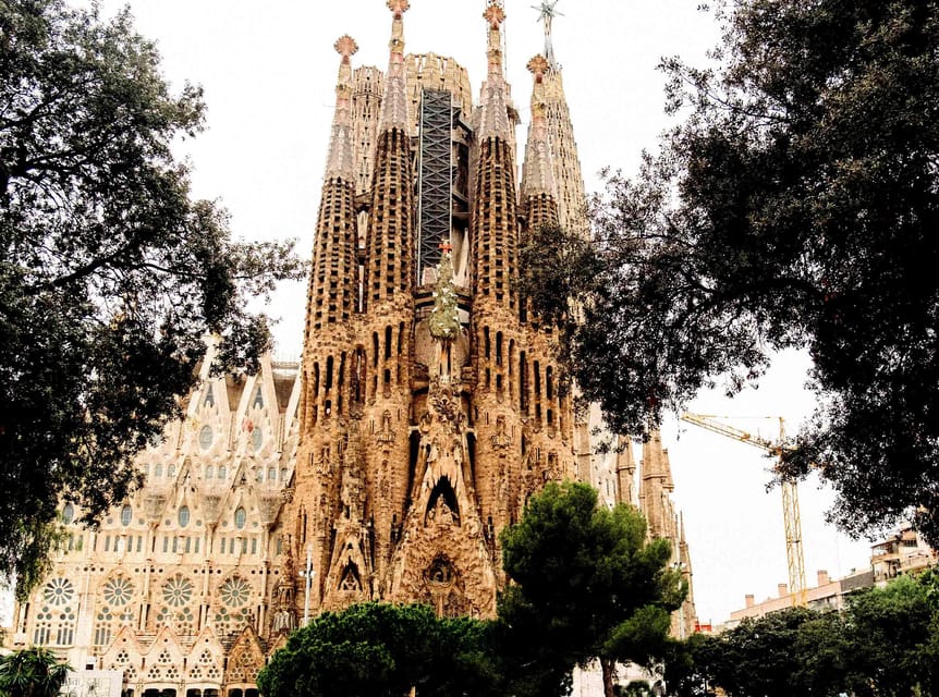Sagrada Familia Guided Tour with Skip-the-Line Entry Ticket - Inside the basilica, where light does the talking