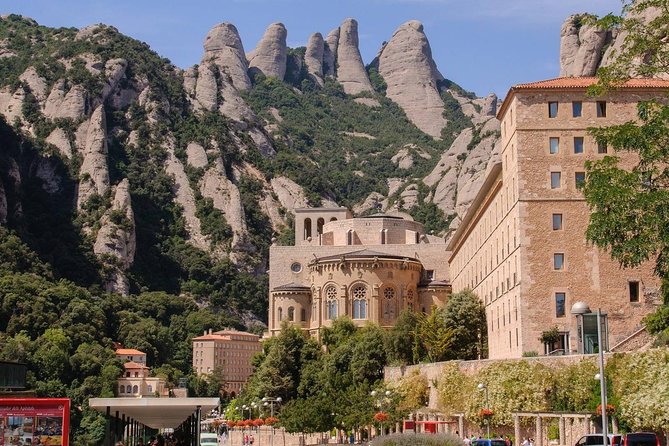 Sagrada Familia & Montserrat Small Group Tour with Hotel pick-up - Montserrat brings a completely different mood