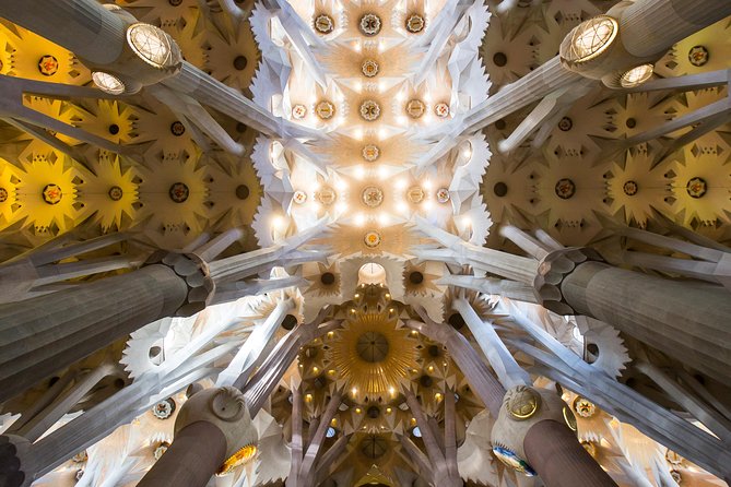 Sagrada Familia & Park Guell Guided Tour with Skip The Line - The coach transfer and the awkward middle stretch