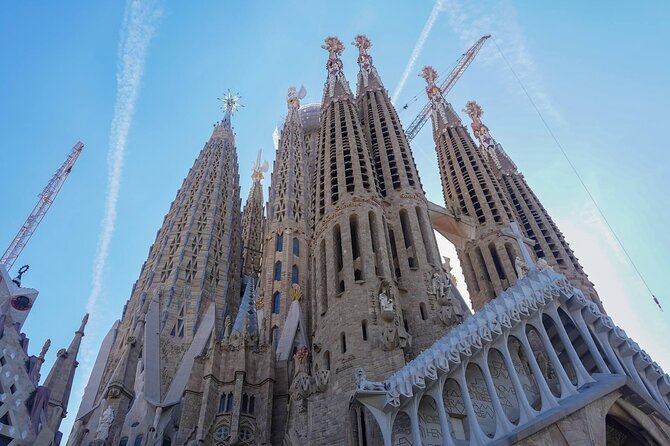 Sagrada Familia & Park Guell Guided Tour with Skip The Line - Guides, headsets, and group size