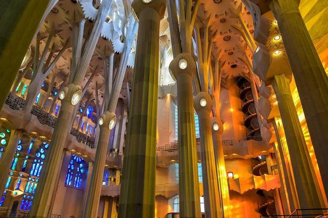 Sagrada Familia Small Group Tour with Skip the Line Ticket - Headsets, group size, and the small-group question