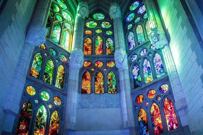 Sagrada Familia Small Group Tour with Skip the Line Ticket - Entering Gaudí’s great interior