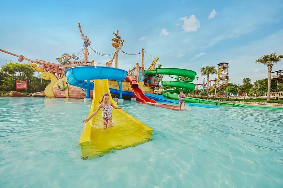 Salou: PortAventura Caribe Aquatic Park 1-Day Ticket - What a day at Caribe Aquatic Park feels like